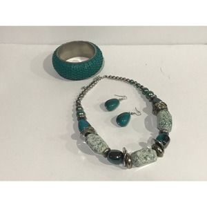 Vintage Turquoise and Silver Costume Jewelry Set‎